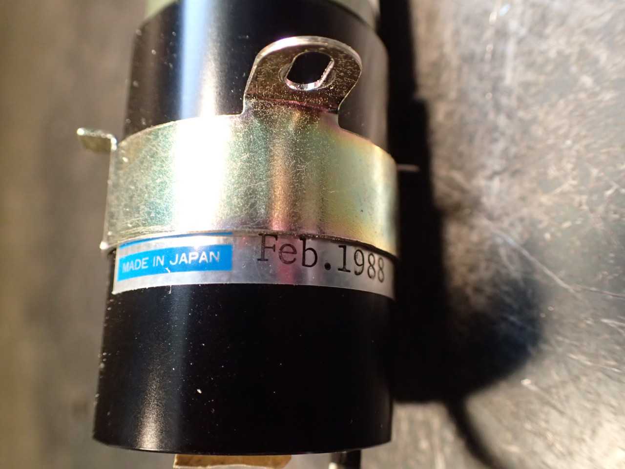 Hamamatsu R928 Photomultiplier Tube with 11-Pin Socket Base - MACHINING ACCESSORIES & TOOLING