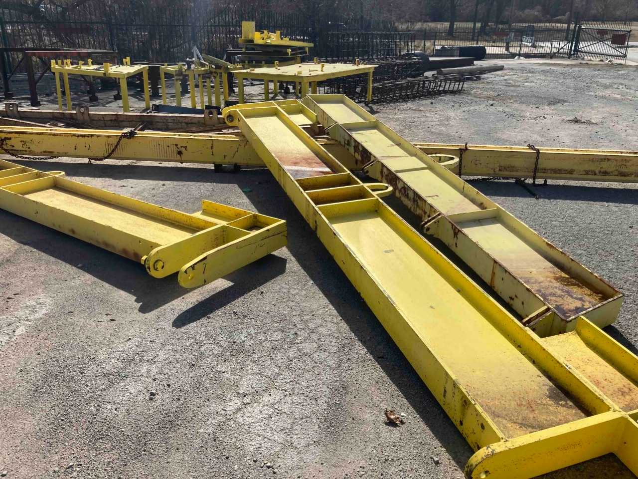 4 Yellow Spreader Beams - MATERIAL HANDLING