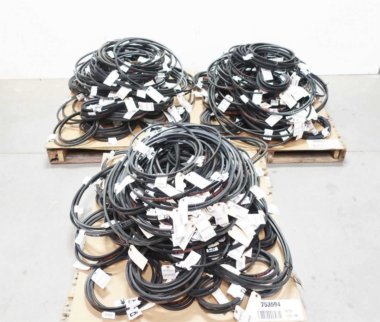 LOT OF ASSORTED GATES V-BELTS - BELTS