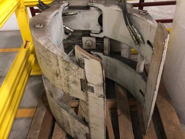 2007 Cascade R45F-RCP-03B roll clamp, 50" OD, Nashville, TN - MISCELLANEOUS 2007 Cascade R45F-RCP-03B roll clamp, 50" OD, Nashville, TN - MISCELLANEOUS