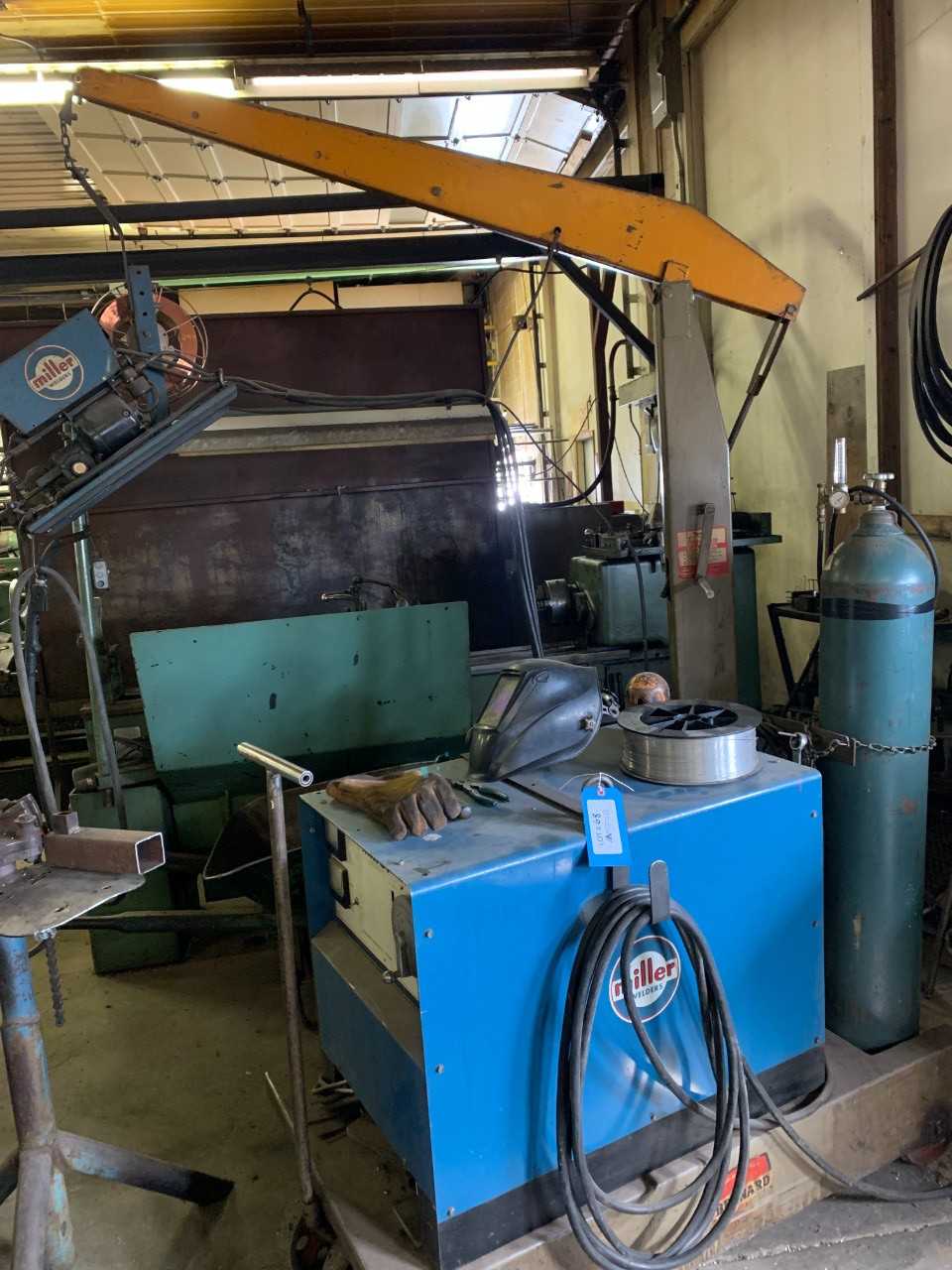 Miller Mig Welder with Miller wire feeder - WELDING EQUIPMENT