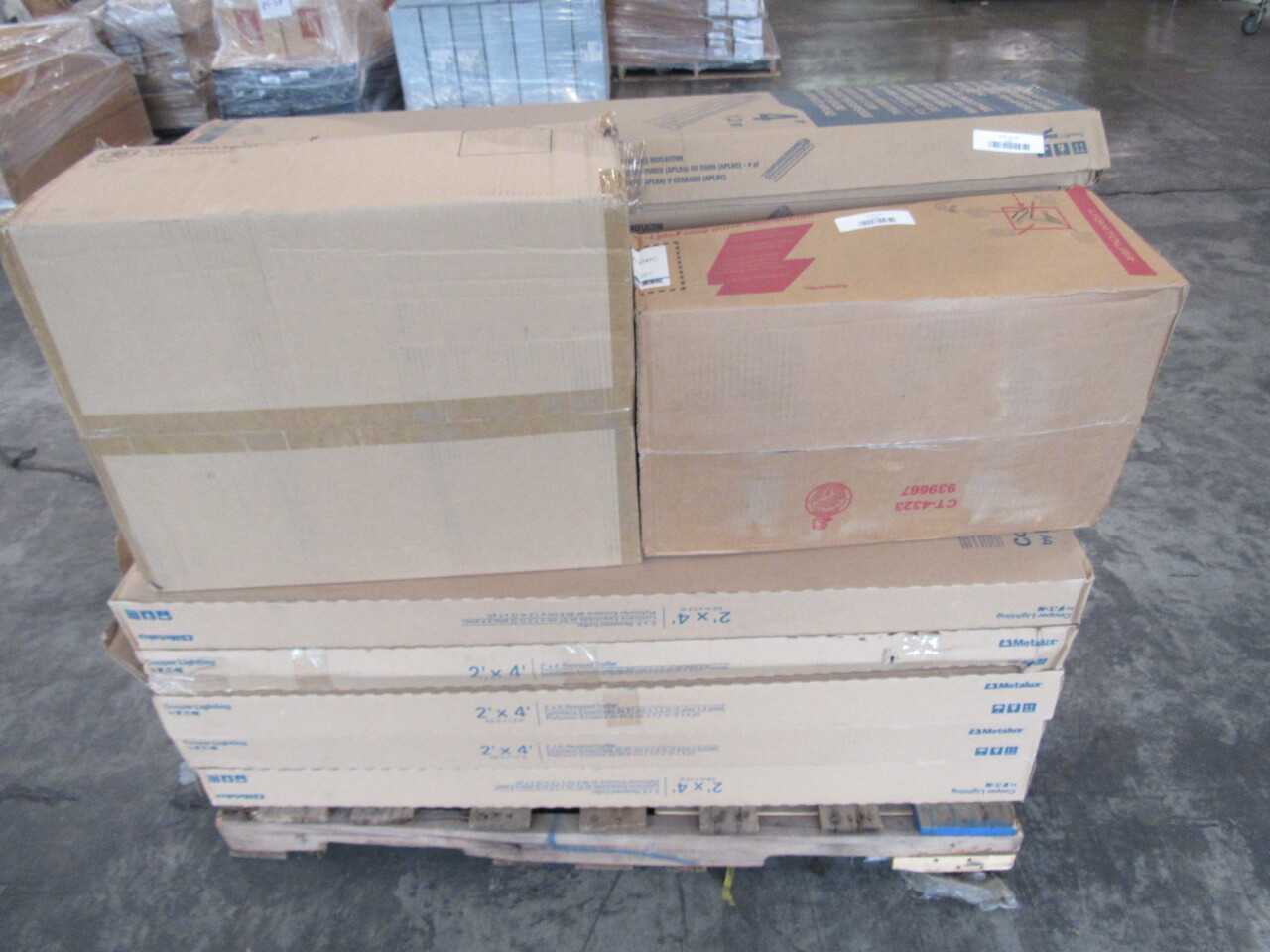 Pallet of 23x Assorted Lights - LIGHTING
