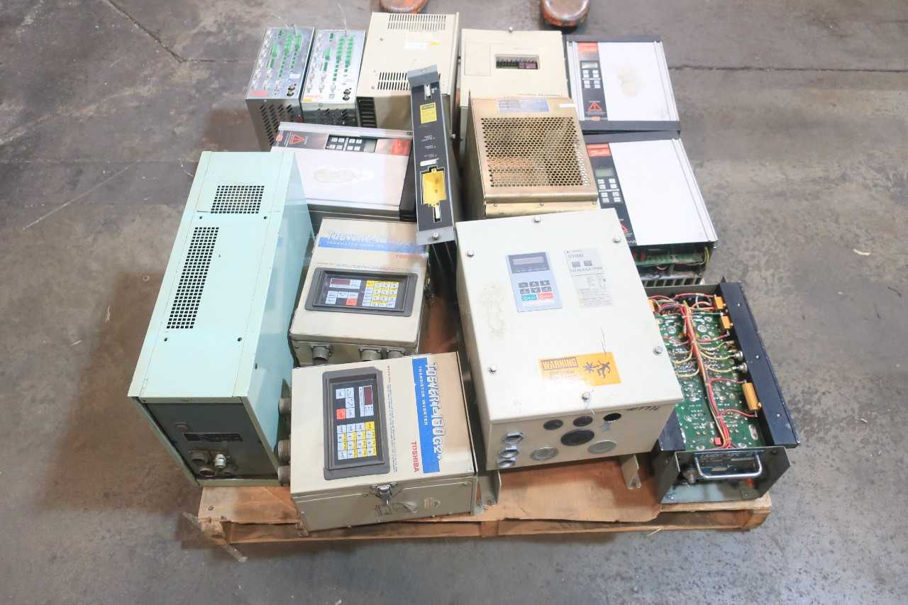 1 PALLET OF ASSORTED ELECTRICAL CONTROLLER MODULE, CHASSIS MODULE, MEMORY MODULE, AC MOTOR DRIVES, SERVO DRIVE & AMP- ALLEN BRADLEY, TOBISHA, DANFOSS, YASKAWA, LANDIS, GEHRING - AUTOMATION & CONTROLS