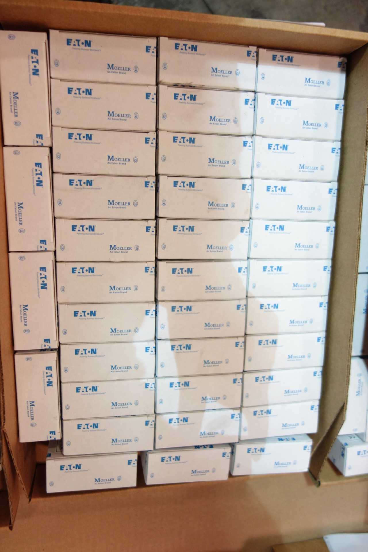 LOT OF EATON MOELLER CIRCUIT BREAKERS 2 POLE 20 AMP 10KA DC\ RATED PLS6-C20/2DC - CIRCUIT BREAKERS