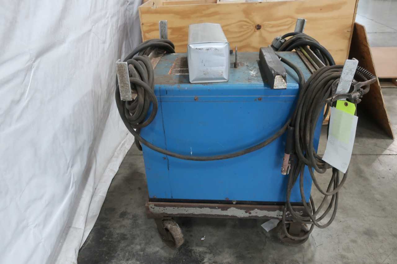 MILLER DIALARC 250 AC/DC WELDER - WELDING EQUIPMENT