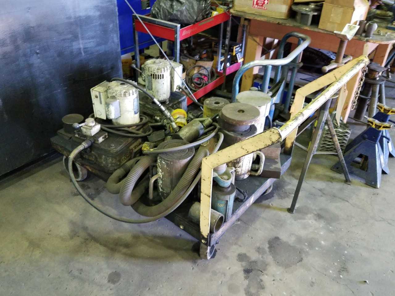 Cart with Duff Norton 100 ton hydraulic rams - PRESSES