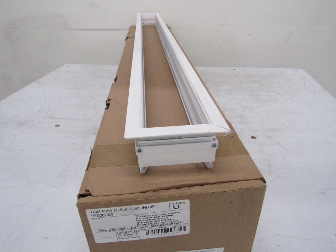 Quantity of 14x TRIM-ASSY-FL/BLK-SL4LF-IND-4FT Lights - LIGHTING