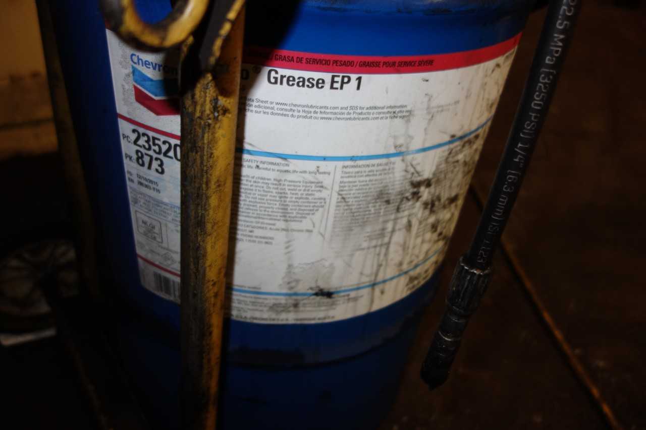 CHEVRON EP1 MOBILE GREASE CART PUMP STATION - PUMPS