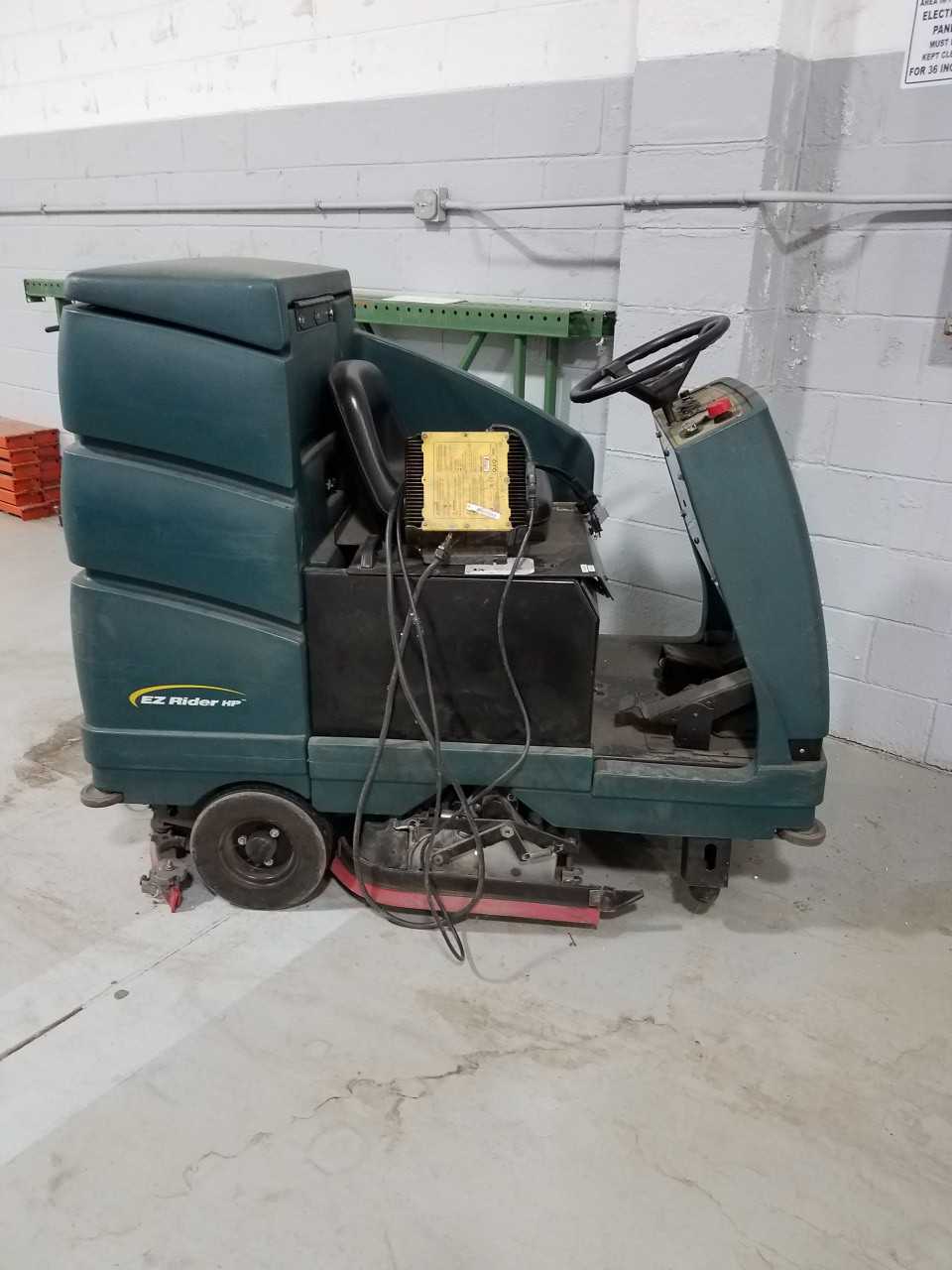 Nobles MEZRIDERHP floor scrubber, Livonia, MI - PLANT & FACILITY EQUIPMENT