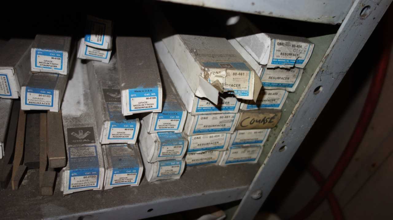CONTENTS OF SHELF COLUMN, ASSORTED ELECTRICAL - ELECTRICAL COMPONENTS