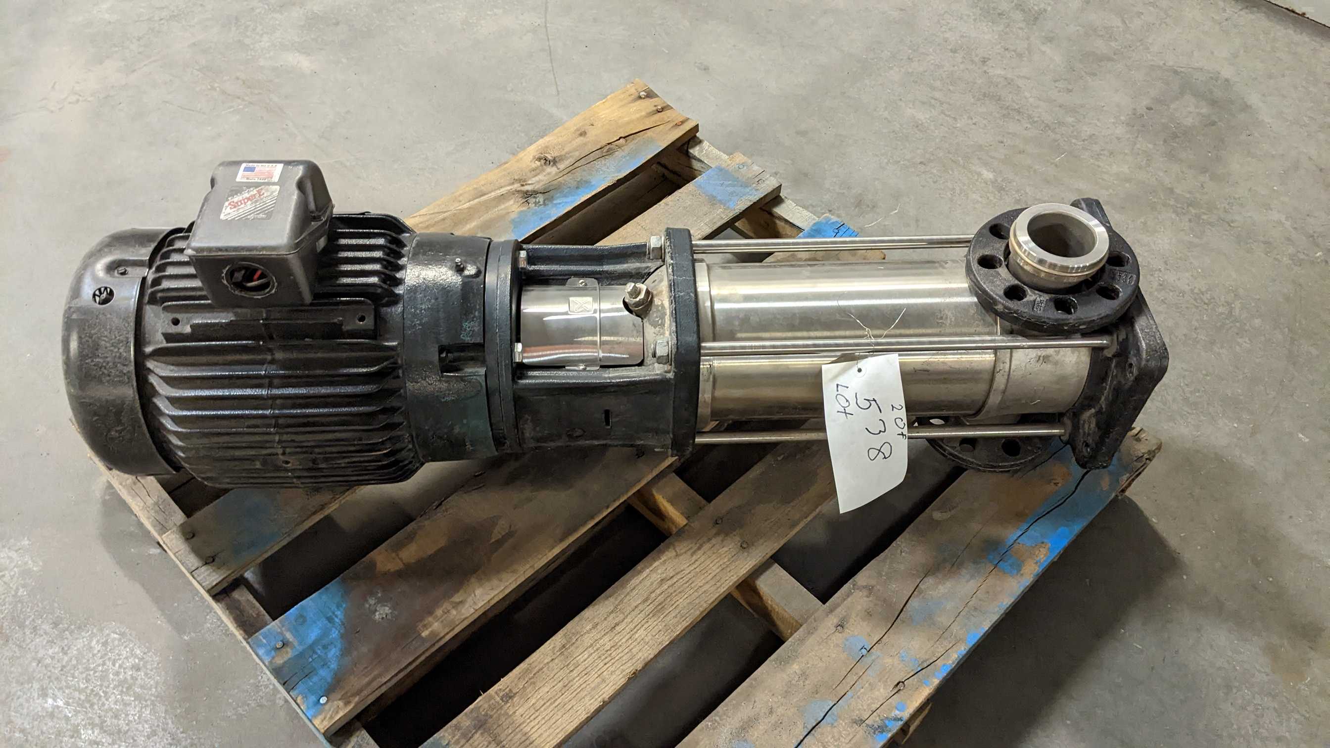 LOT OF 2 PUMPS - PUMPS