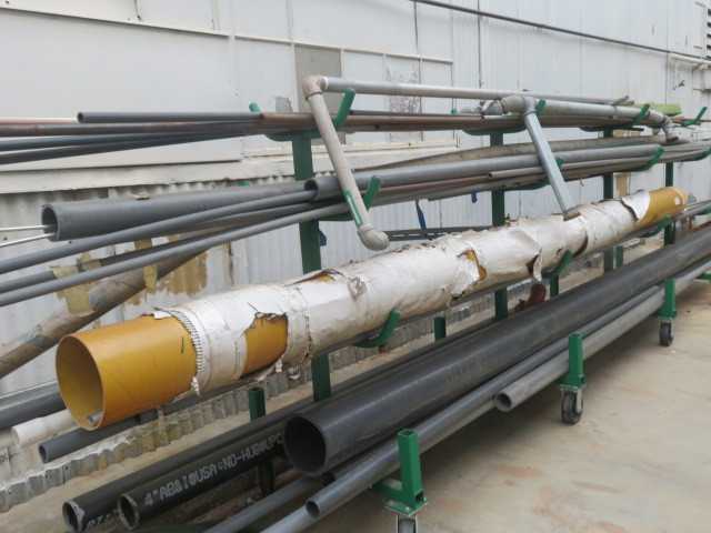 Steel Rack on Wheels and Content of all items in pictures (lot) - MISCELLANEOUS