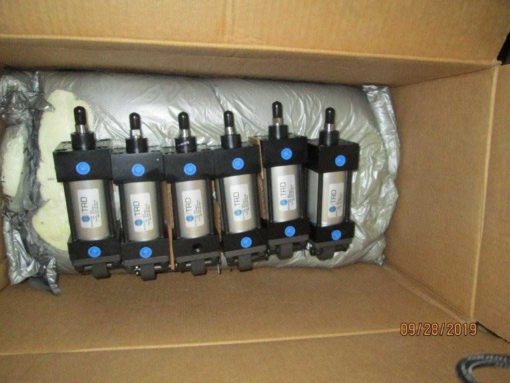 LOT OF ASSORTED PNEUMATICS - PNEUMATIC PARTS