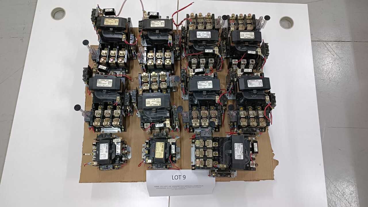 ONE (1) LOT OF ASSORTED MISCELLANEOUS GENERAL ELECTRIC LARGE CONTACTORS. - CONTACTORS