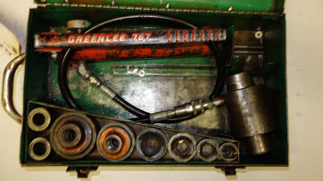GREENLEE 7646 HYDRAULIC KNOCKOUT  PUNCHDRIVER - ELECTRIC POWER TOOLS