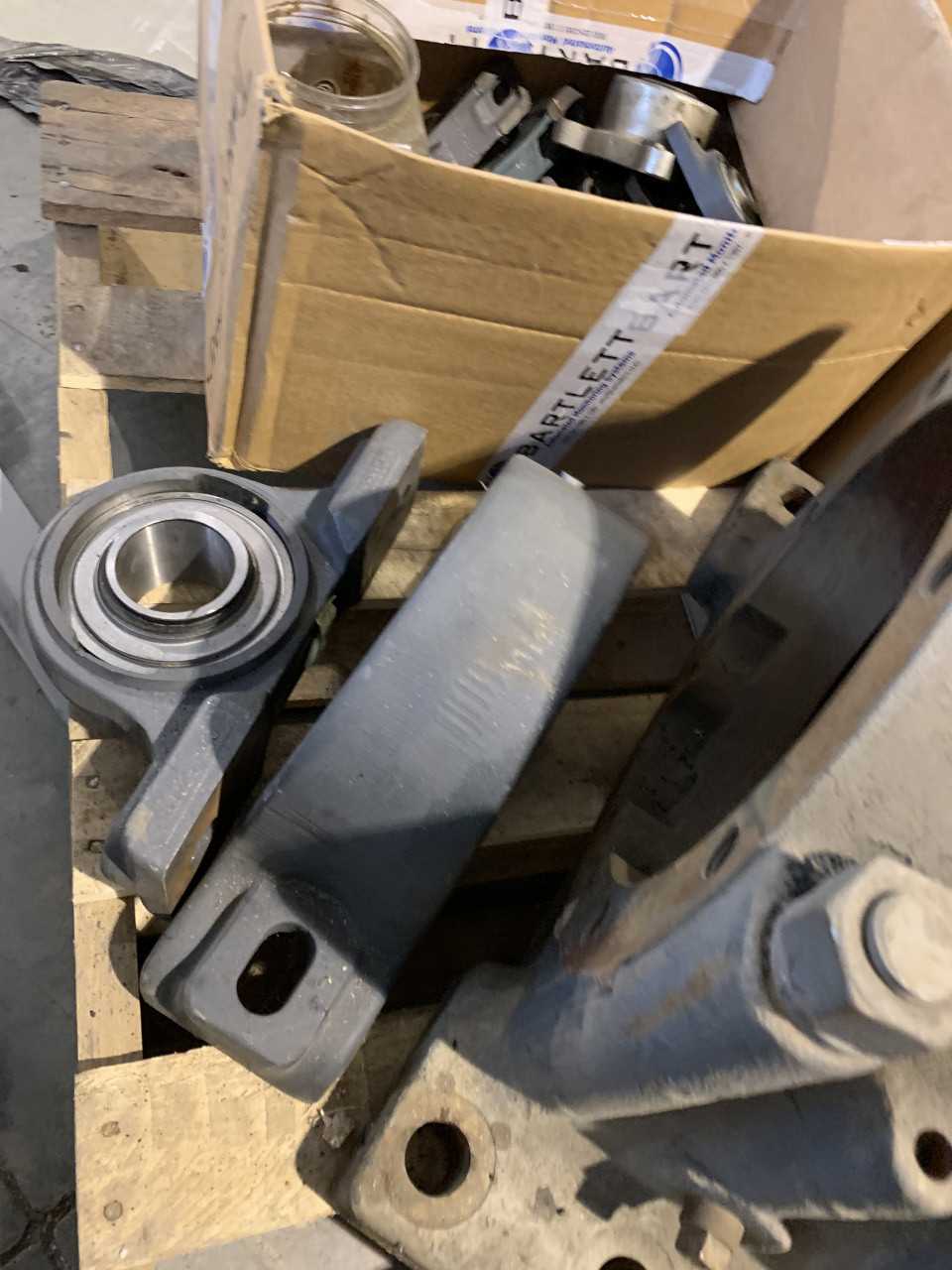 PALLET OF MISC. BEARINGS PILLOW BLOCK AND ROLLERS - BEARINGS