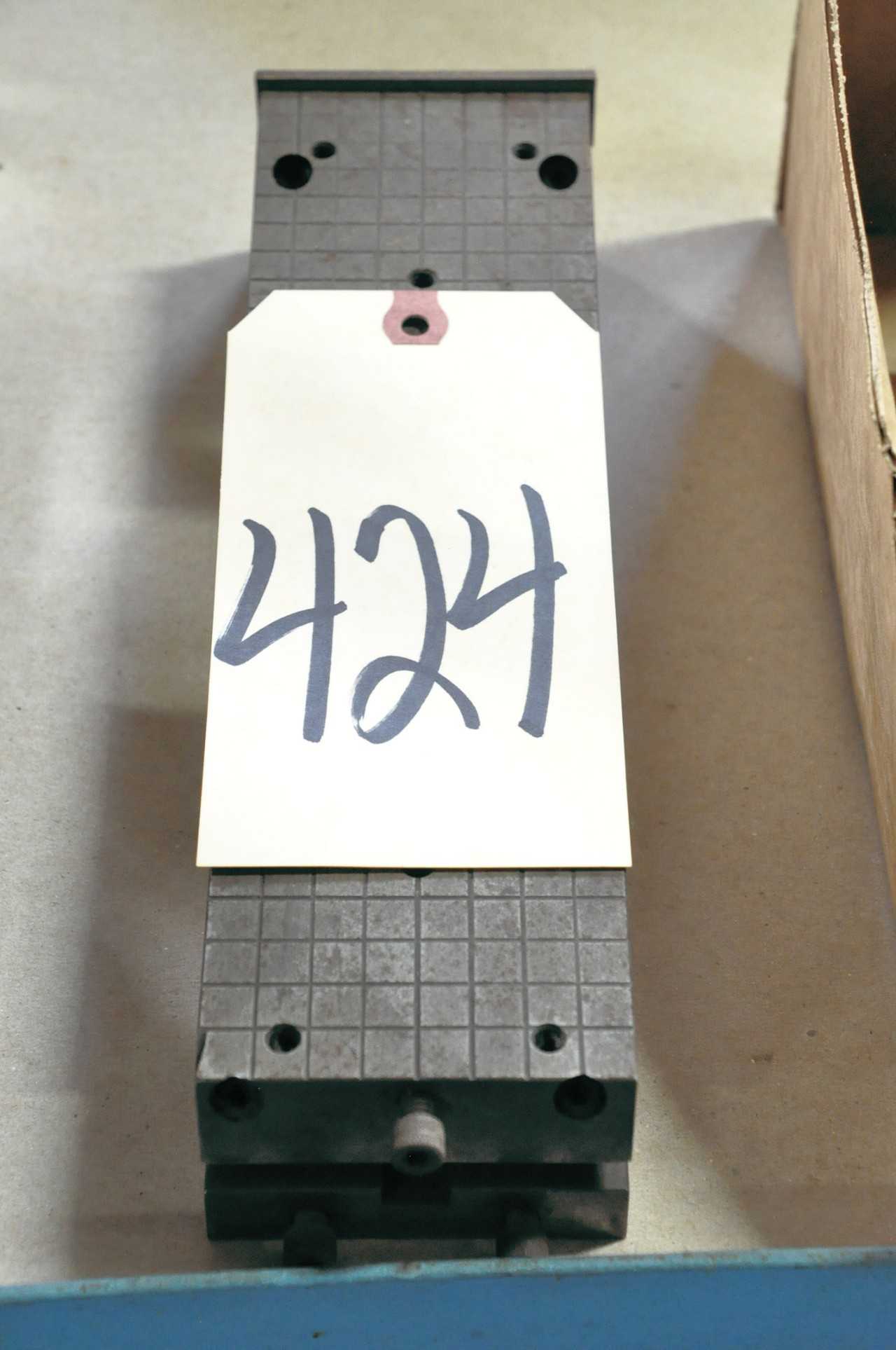 Sine Plate in 1 Box - MACHINING ACCESSORIES & TOOLING