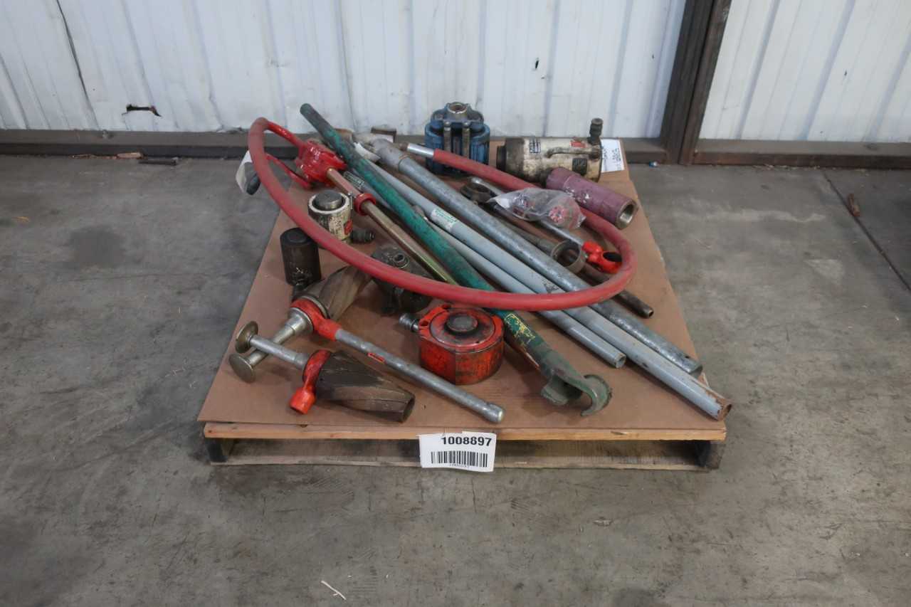 PALLET OF ASSORTED TOOLS - HAND TOOLS