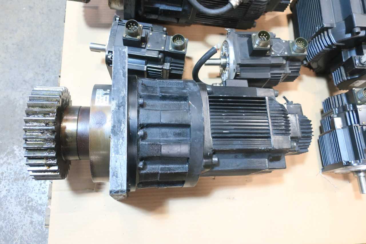 1 PALLET OF SERVO MOTOTRS, SGMGH-05P2A6D 450W 1500RPM 2.84NM 200V-AC SERVO MOTOR, A06B-0147-B675-R 3PH 3.8KW 2000RPM 22NM 157V-AC SERVO MOTOR,10222.35.05 135FT 600V-AC CORDSET CABLE- CAROL, FANUC, YASKAWA - SERVO