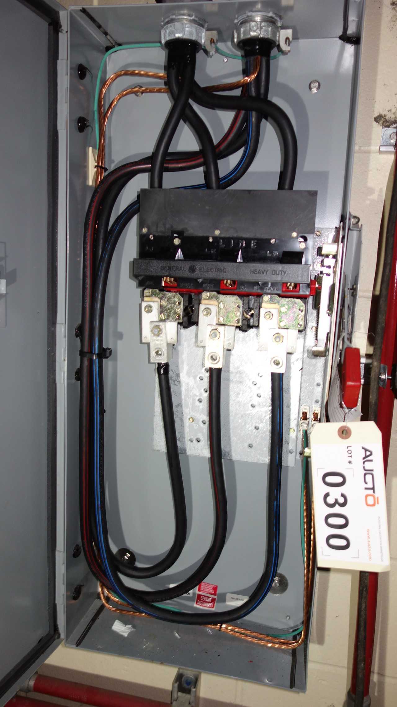 GE THN3364JW 200A NON-FUSED DISCONNECT SWITCH - DISCONNECT SWITCHES