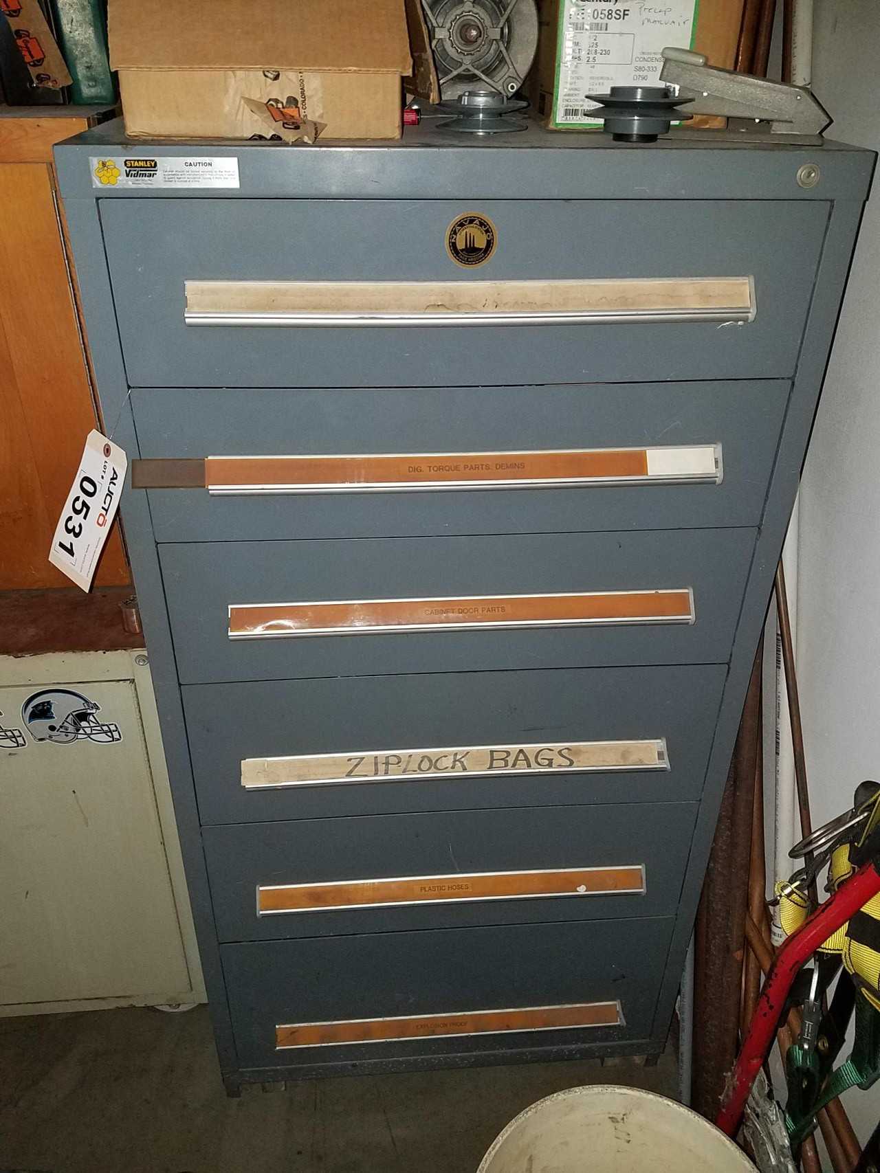 6 drawer cabinet, no contents - SHELVING 6 drawer cabinet, no contents - SHELVING