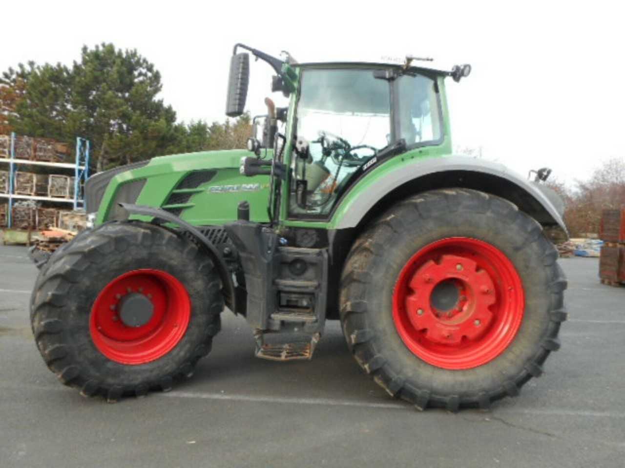 2013 Fendt 828 Profi Tractor - CONSTRUCTION EQUIPMENT