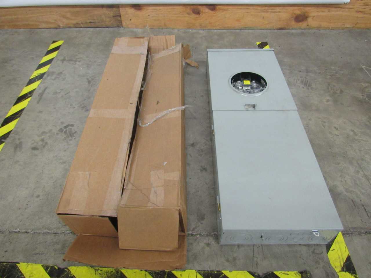 Lot of Quantity 1x CMBXB200BTS Electrical Enclosure - ELECTRICAL ENCLOSURES