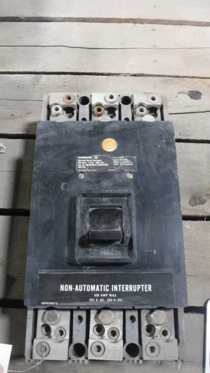 800 Amp Westinghouse Circuit Breaker - CIRCUIT BREAKERS