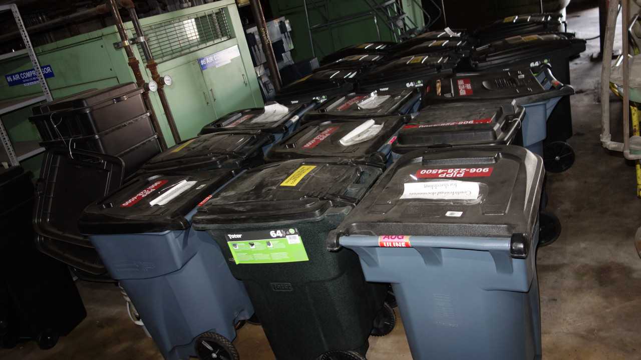 LOT OF 19 ROLLING GARBAGE BINS - ELECTRIC POWER TOOLS