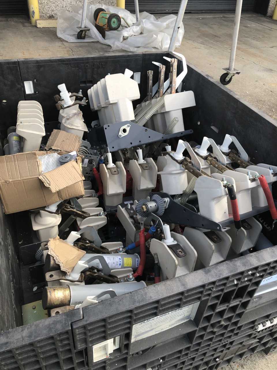 FUSES AND VERSARRUPTER INTERRUPTER SWITCHS - ELECTRICAL COMPONENTS FUSES AND VERSARRUPTER INTERRUPTER SWITCHS - ELECTRICAL COMPONENTS