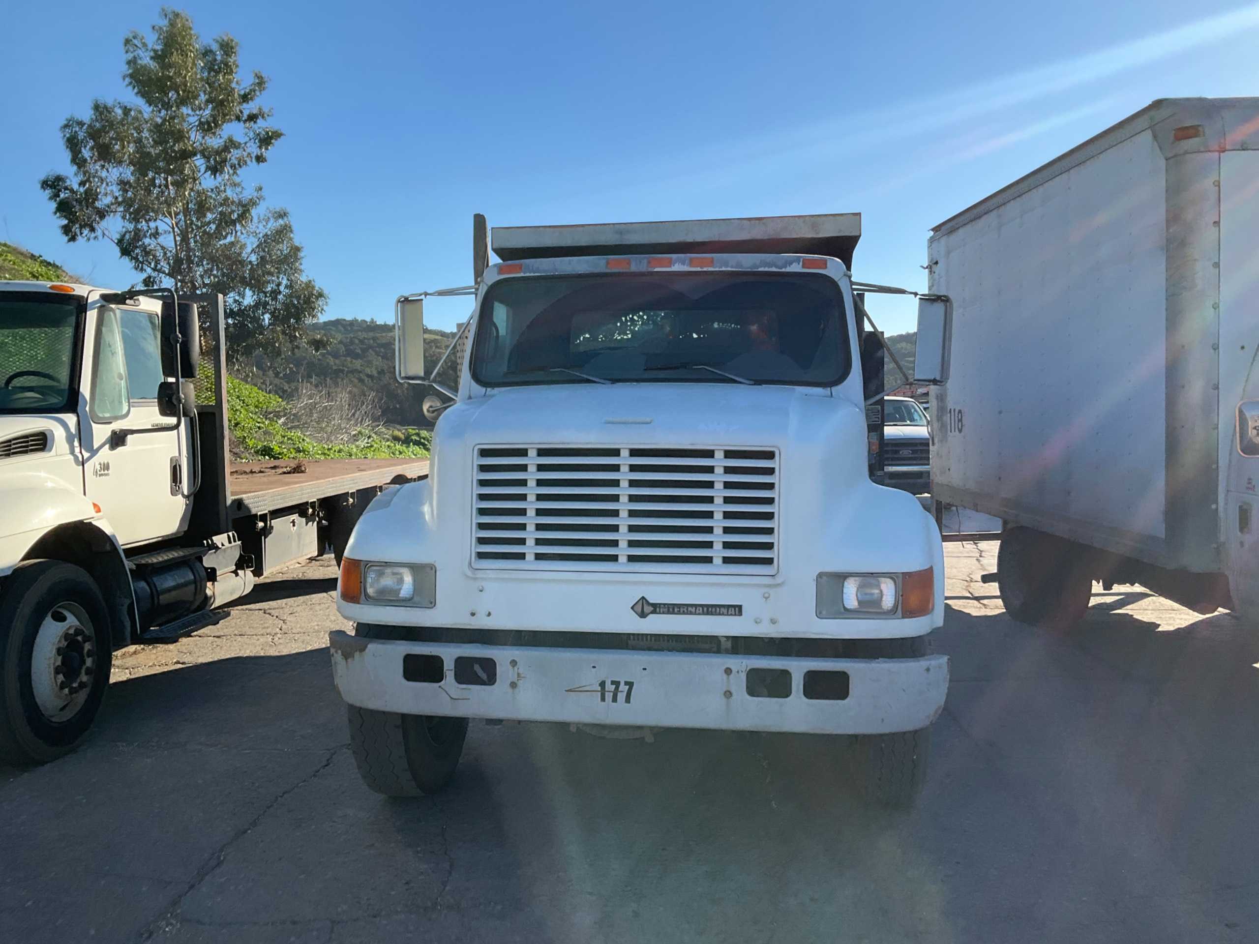 1993 INTERNATIONAL 4900 DUMP TRUCK