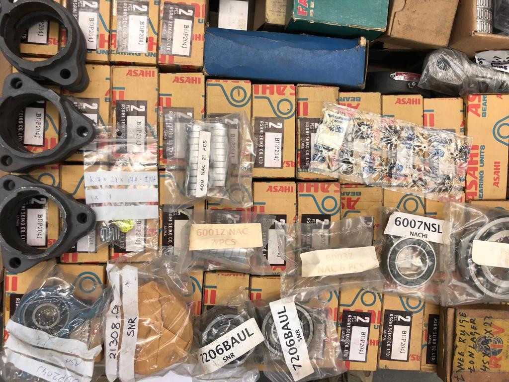 1 pallet of assorted bearings - BEARINGS