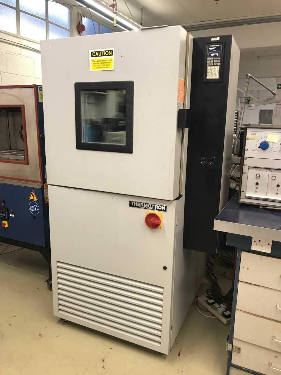 Thermotron Oven - LAB & SCIENTIFIC