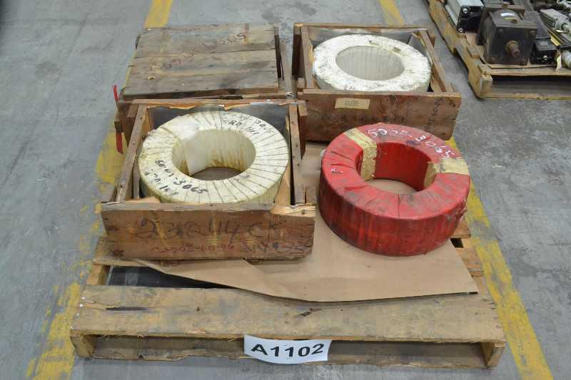 1 PALLET OF 4 SKF 23244CK SPHERICAL ROLLER BEARINGS 220X400X144MM - MISCELLANEOUS