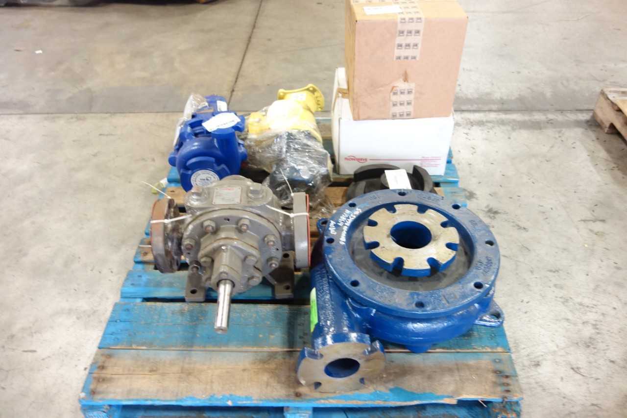 LOT OF ASSORTED PUMPS AND PARTS - PUMPS