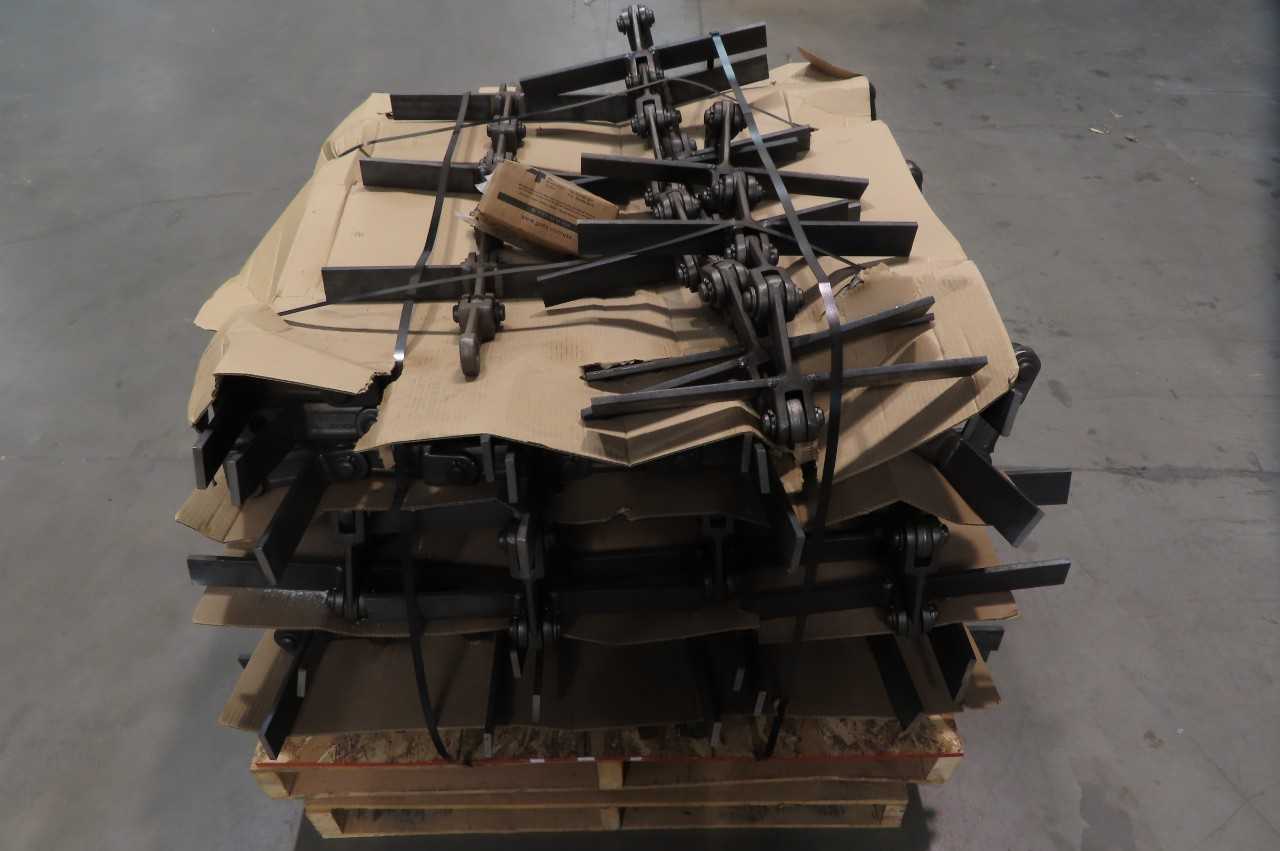 1 PALLET OF 4B COMPONENTS GB142NAL CONVEYOR ROLLER CHAIN GB142NPC, GB142C, GB142F, GBA, 3/8 X 2 X 17-3/8 IN,380 PITCH - CONVEYORS