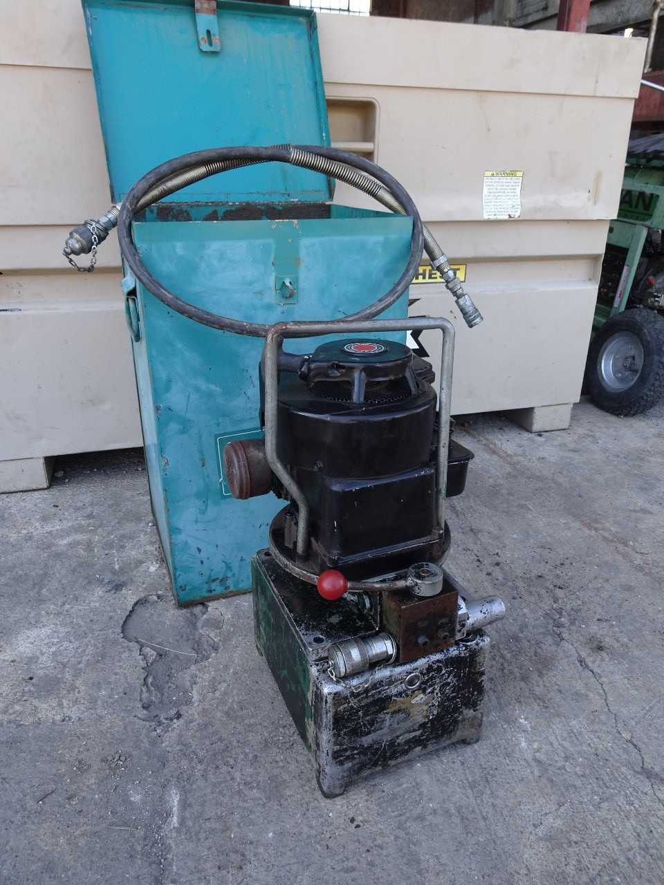 ALCOA GREENLEE 10k PSI HYDRAULIC PUMP  - PORTABLE WORKS GREAT - HYDRAULIC PUMP