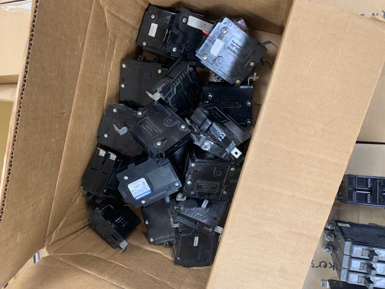 Assorted Pallet of Circuit Breakers - CIRCUIT BREAKERS