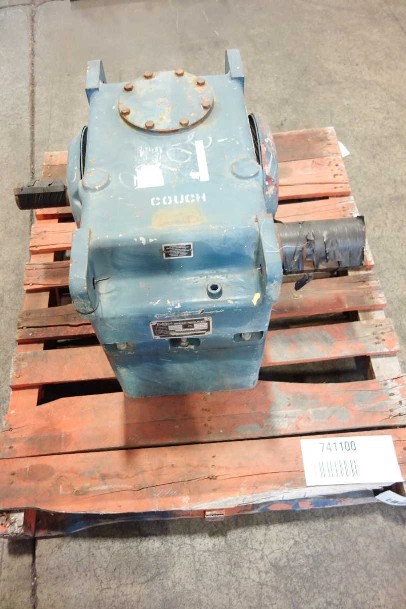 LOT OF 1 DAVID BROWN AH1-225 2-3/4IN 4-1/4IN 200KW 5.056:1 ENCLOSED GEAR DRIVE - GEAR REDUCERS LOT OF 1 DAVID BROWN AH1-225 2-3/4IN 4-1/4IN 200KW 5.056:1 ENCLOSED GEAR DRIVE - GEAR REDUCERS