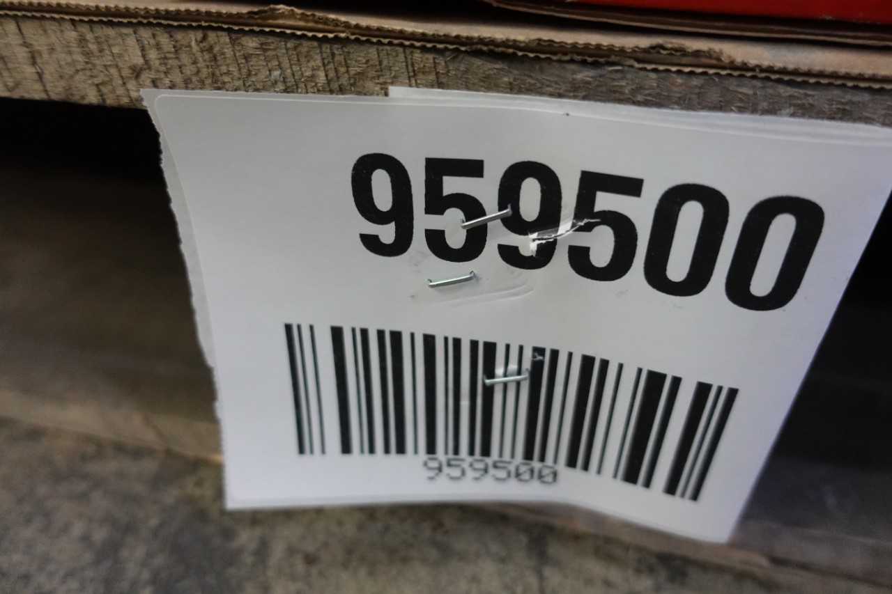 PALLET OF ASSORTED BEARING ADAPTER SLEEVES - BEARINGS