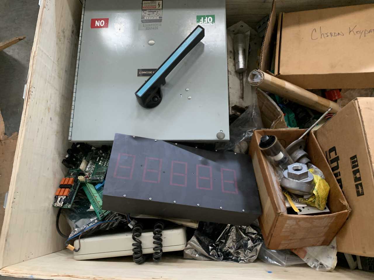 CRATE OF ELECTRICAL AUTOMATION EQUIPMENT PARTS SIEMENS ETC. - ELECTRICAL COMPONENTS