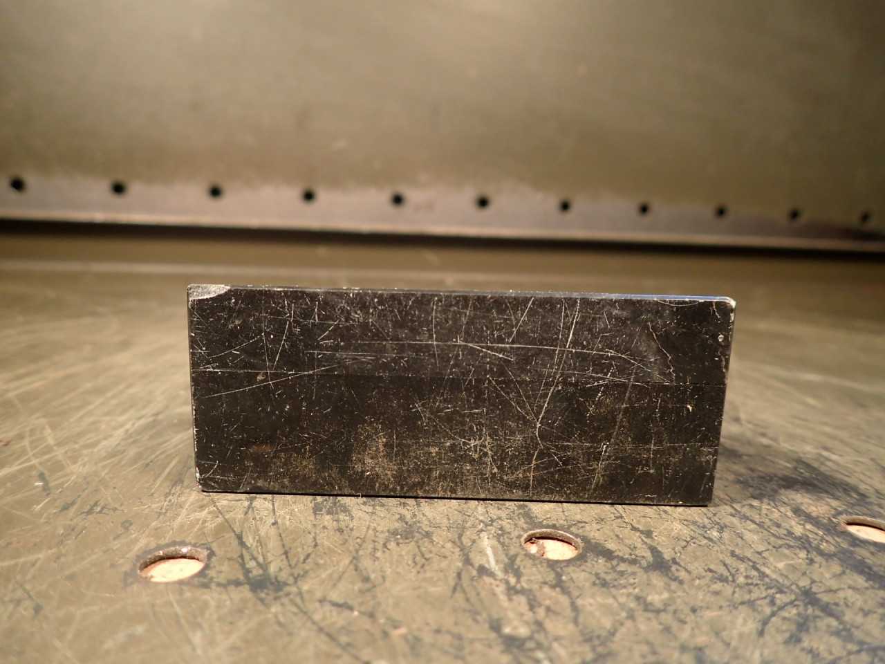 2 Piece Lot Granite Machinist Precision V-Block & Angle Plates, Marble/Onyx - MACHINING ACCESSORIES & TOOLING