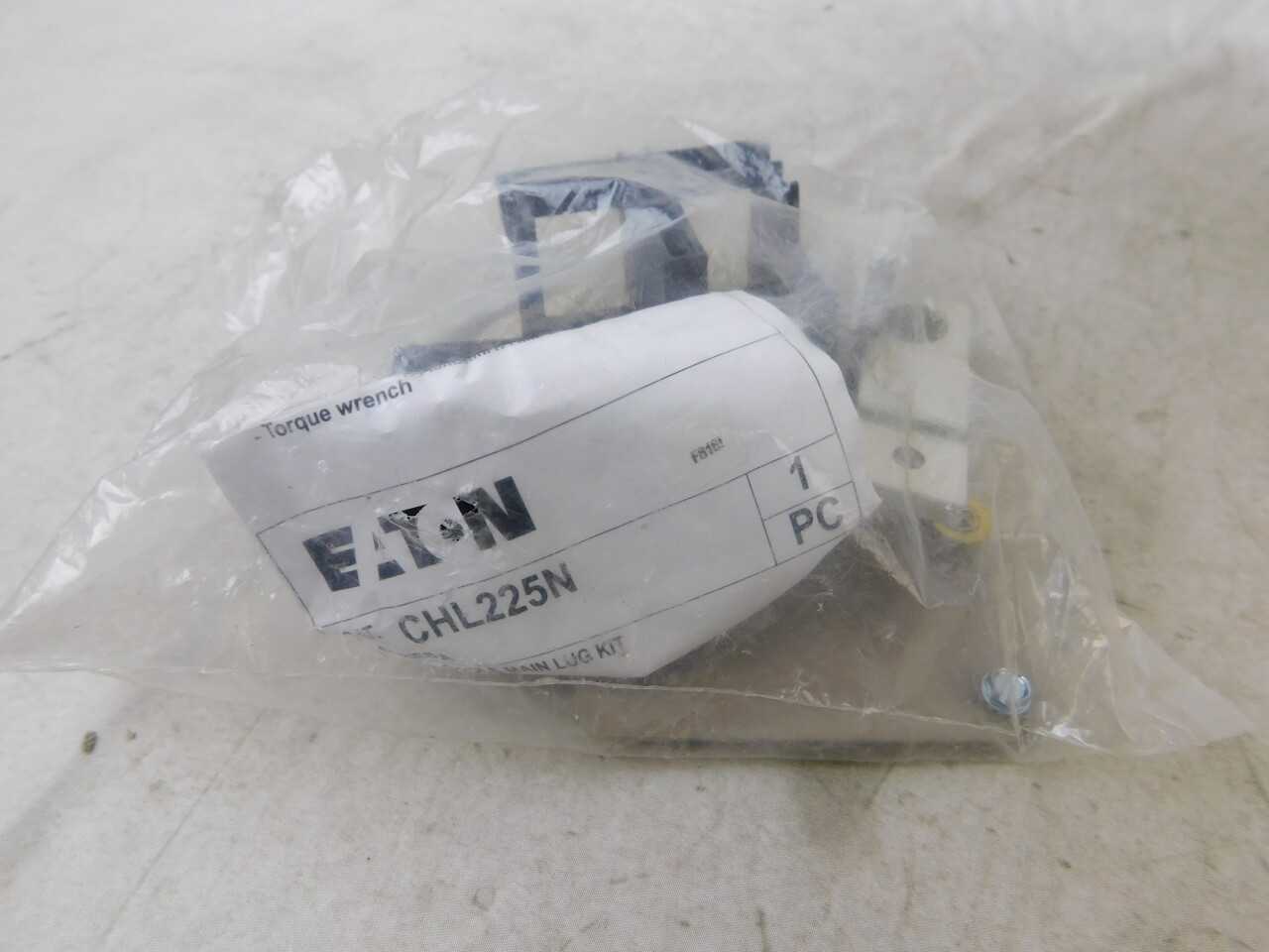 Quantity of 8x CHL225N Lugs - VALVES
