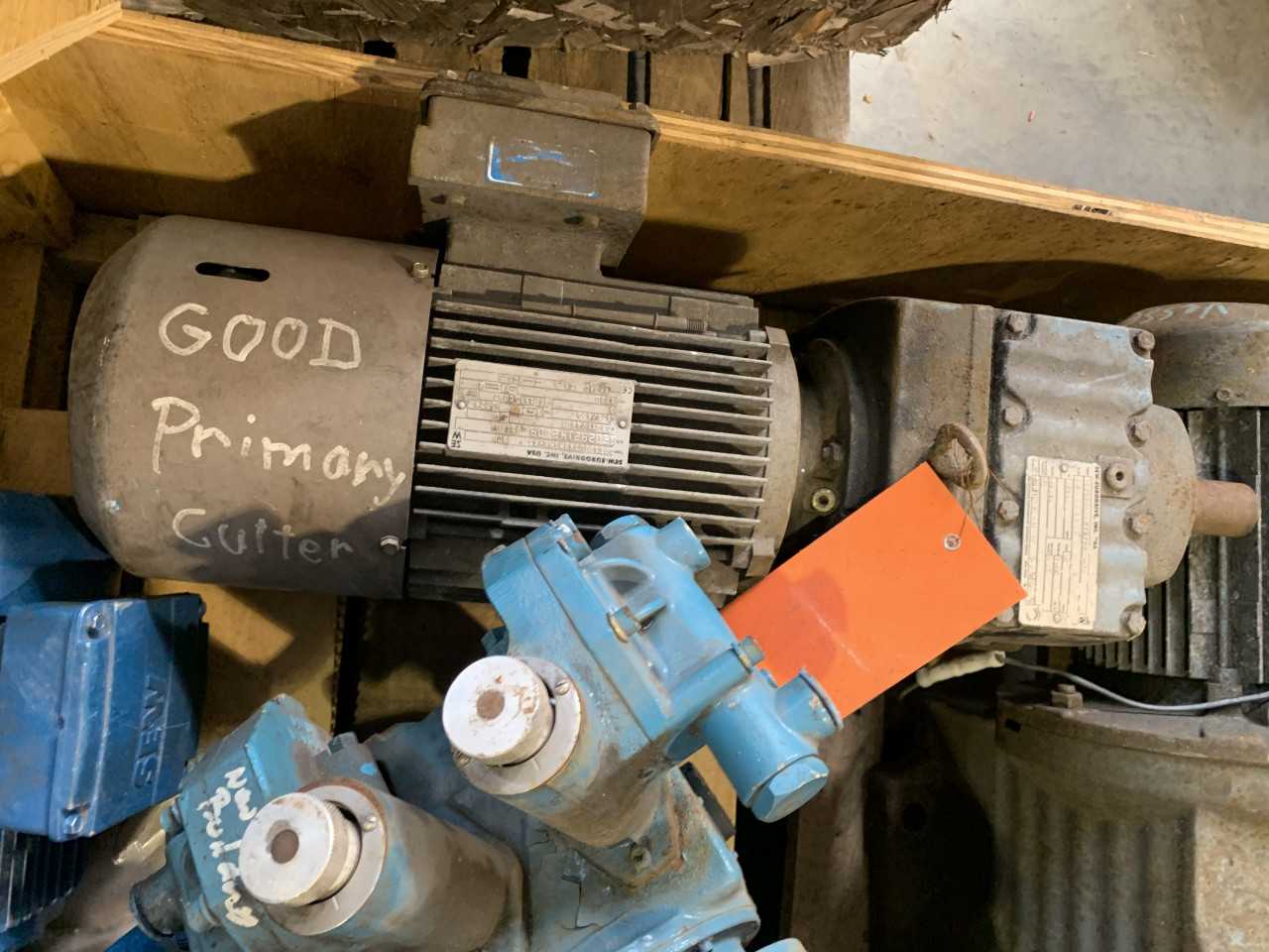 CRATE OF MOTORS AND GEAR REDUCERS SEW-EURODRIVE GEARMOTORS - GEAR REDUCERS
