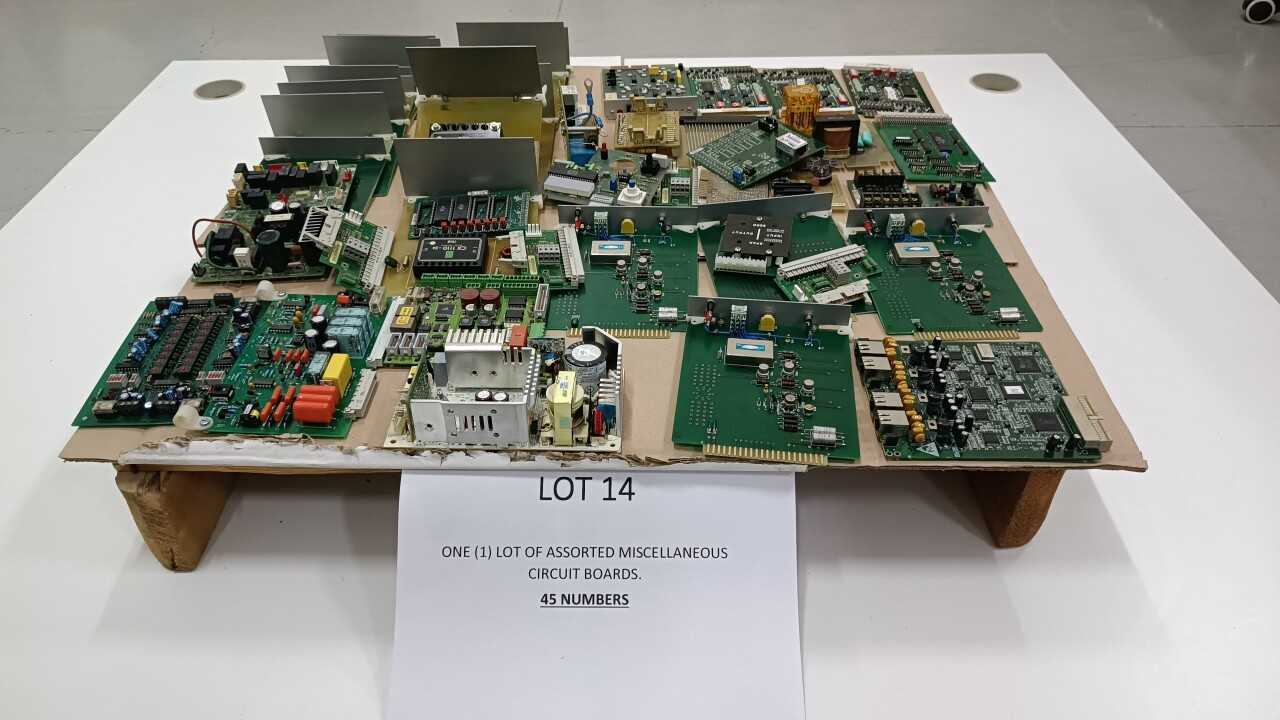 ONE (1) LOT OF ASSORTED MISCELLANEOUS CIRCUIT BOARDS. - AUTOMATION & CONTROLS