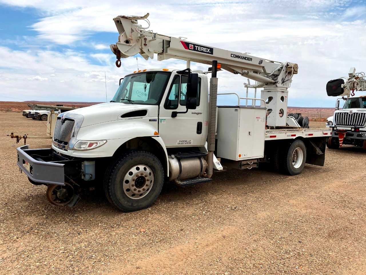 2014 International 4400 SBA 4X2 Terex Commander Digger Derick Truck - HYDRO EXCAVATOR TRUCKS