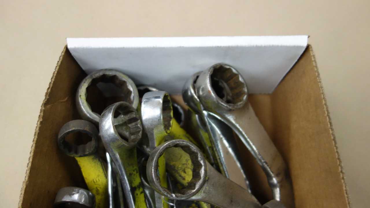 ASSORTED LOT OF DOUBLE ENDED ANGLED CRESCENT HAND WRENCHES WILLIAMS SNAP-ON LIFE-TIME 9/16 IN TO 1-3/8 IN - HAND TOOLS