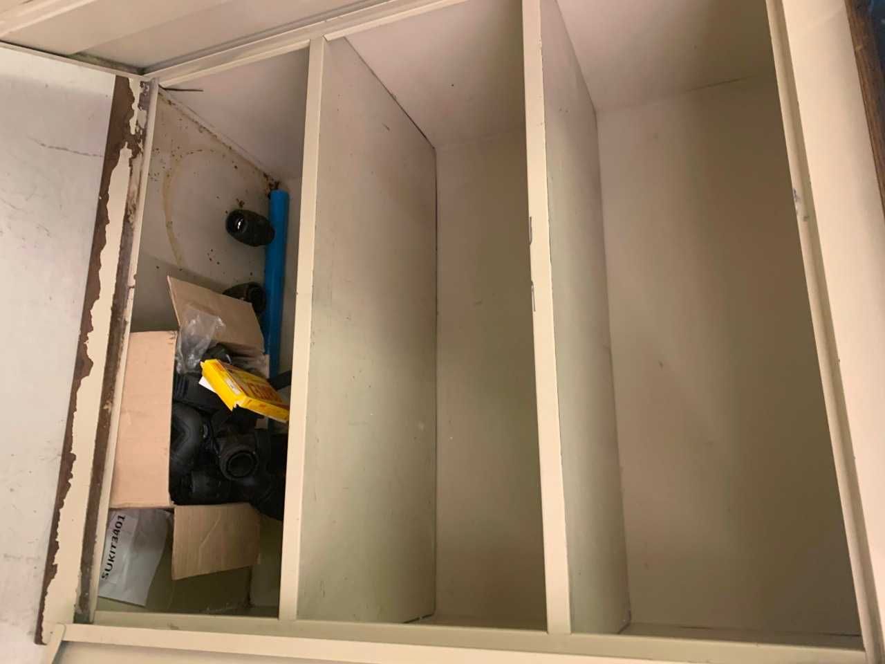 Cabinet ( No Contents ) - SHELVING