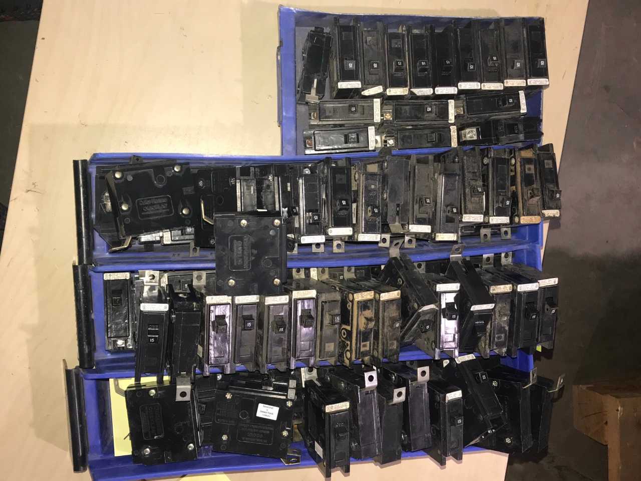 TYPE BA CIRCUIT BREAKERS (QTY 105) - CIRCUIT BREAKERS