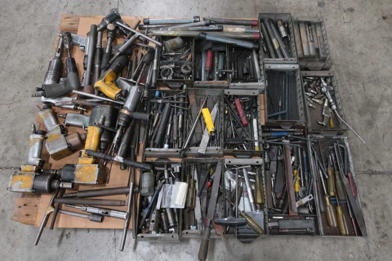 1 PALLET OF ASSORTED TOOLS - MISCELLANEOUS